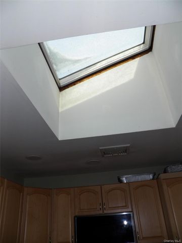 20 Patrick Drive, Bloomingburg, NY 12721