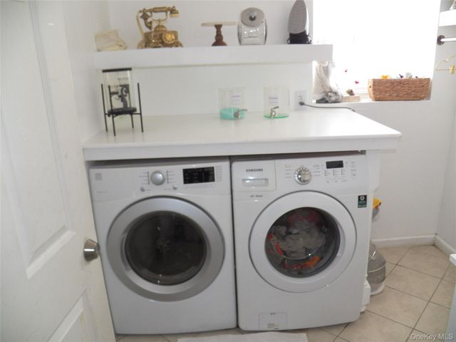 20 Patrick Drive, Bloomingburg, NY 12721