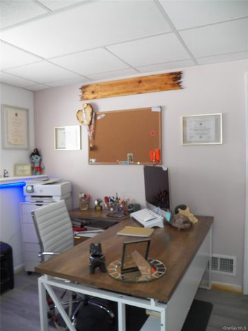 20 Patrick Drive, Bloomingburg, NY 12721