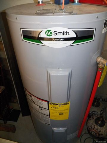 20 Patrick Drive, Bloomingburg, NY 12721