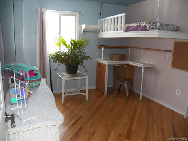 20 Patrick Drive, Bloomingburg, NY 12721