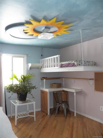 20 Patrick Drive, Bloomingburg, NY 12721