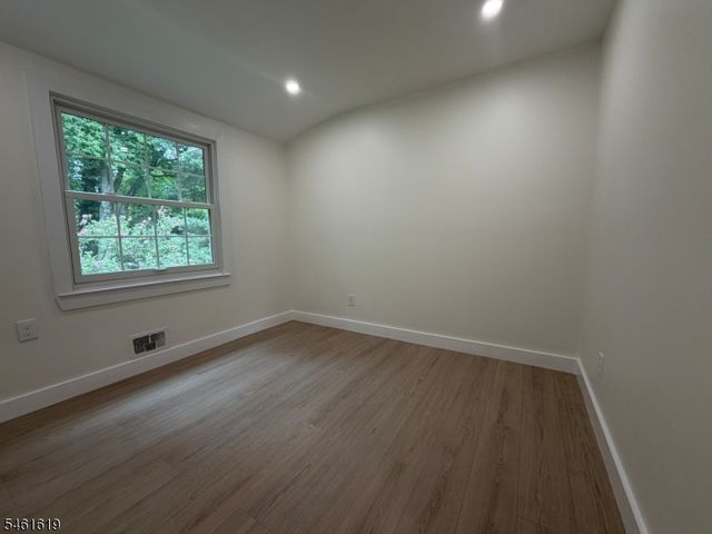 74 Fairway Dr, East Hanover Twp., NJ 07936