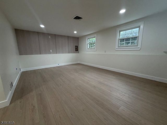 74 Fairway Dr, East Hanover Twp., NJ 07936