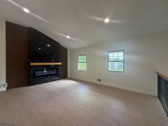 74 Fairway Dr, East Hanover Twp., NJ 07936