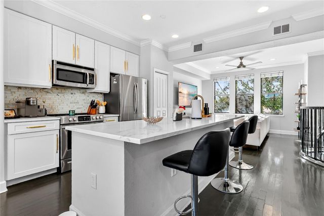 548 COPLEY LANE 548, Orlando, FL 32806