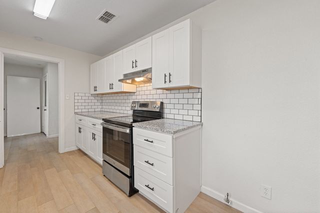106 Cottonwood Street, Joshua, TX 76058