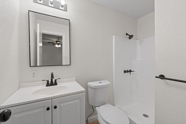106 Cottonwood Street, Joshua, TX 76058