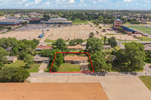 106 Cottonwood Street, Joshua, TX 76058