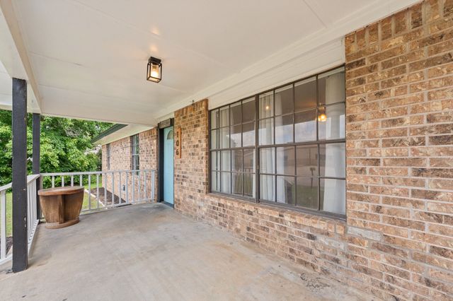 106 Cottonwood Street, Joshua, TX 76058