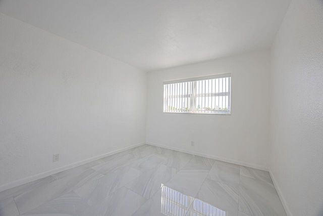 808 SE 7th Street 305, Deerfield Beach, FL 33441
