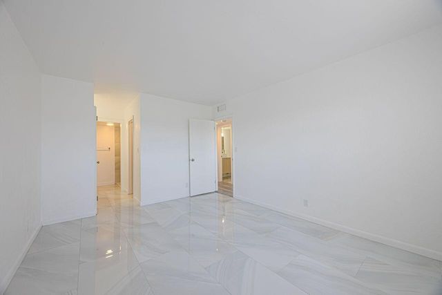 808 SE 7th Street 305, Deerfield Beach, FL 33441