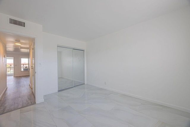 808 SE 7th Street 305, Deerfield Beach, FL 33441