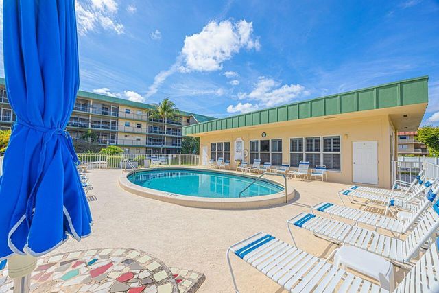 808 SE 7th Street 305, Deerfield Beach, FL 33441