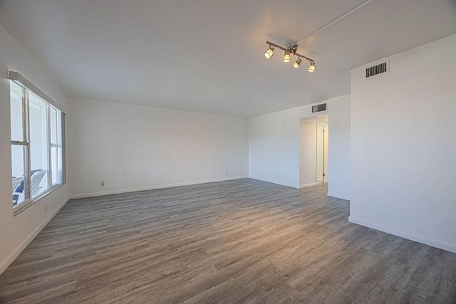 808 SE 7th Street 305, Deerfield Beach, FL 33441