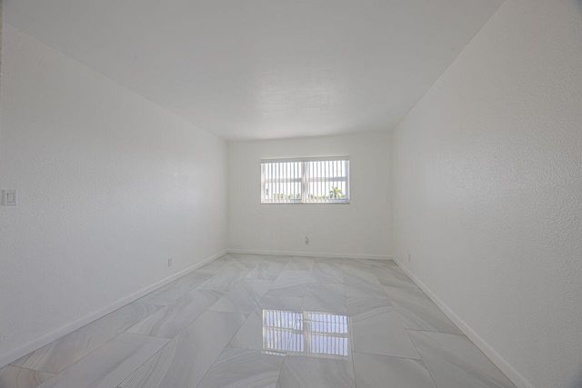 808 SE 7th Street 305, Deerfield Beach, FL 33441