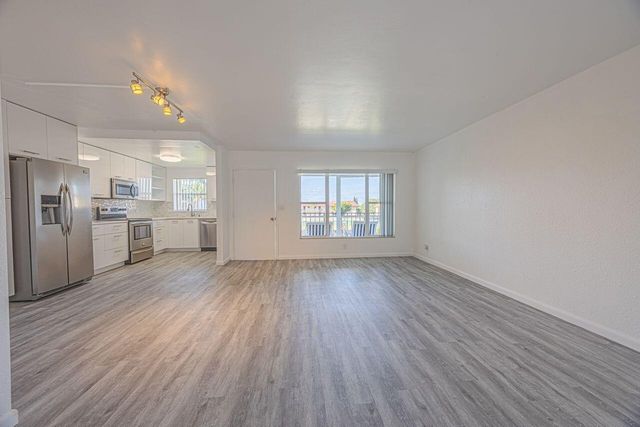 808 SE 7th Street 305, Deerfield Beach, FL 33441