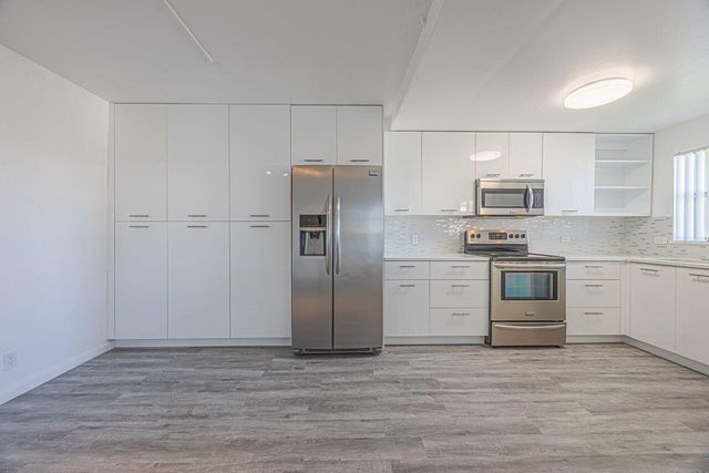 808 SE 7th Street 305, Deerfield Beach, FL 33441