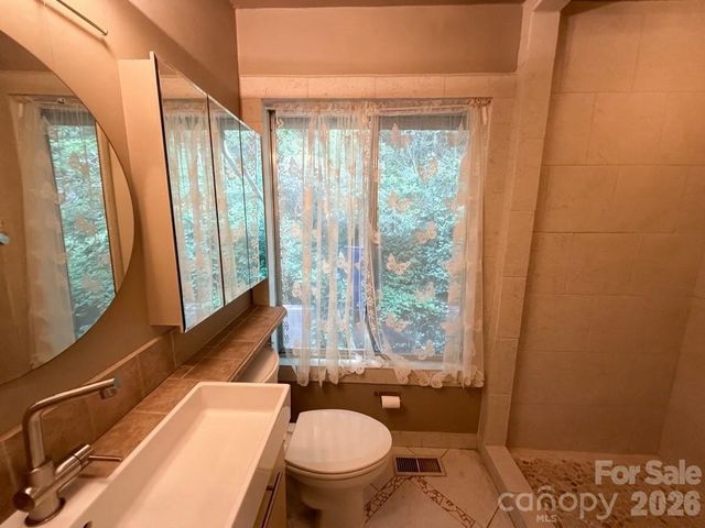 506 Country Club Road, Tryon, NC 28782