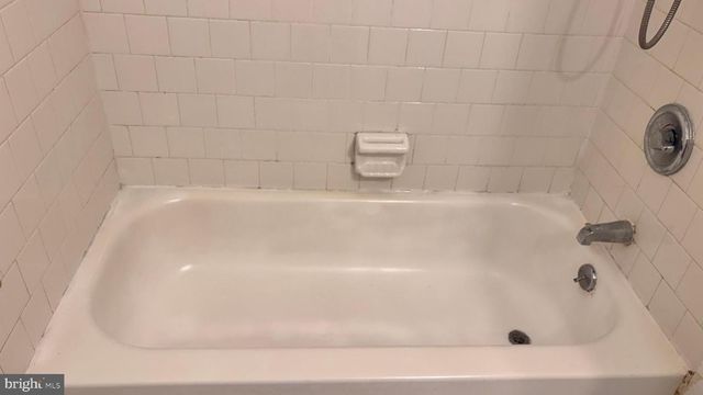 6 OJIBWAY RD, Randallstown, MD 21133