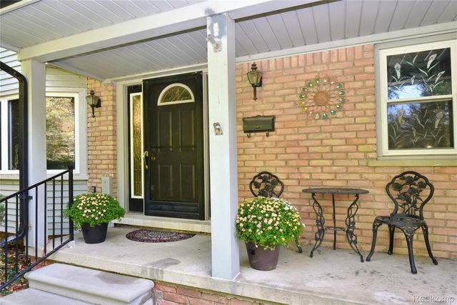 1850 Dorchester Road, Birmingham, MI 48009