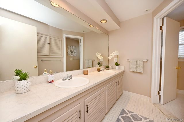 1850 Dorchester Road, Birmingham, MI 48009