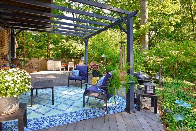 1850 Dorchester Road, Birmingham, MI 48009