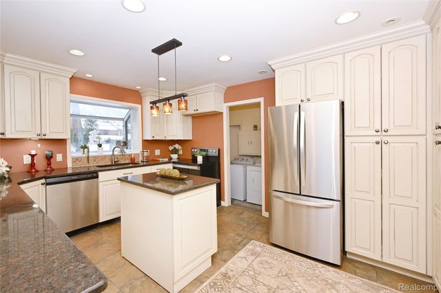 1850 Dorchester Road, Birmingham, MI 48009