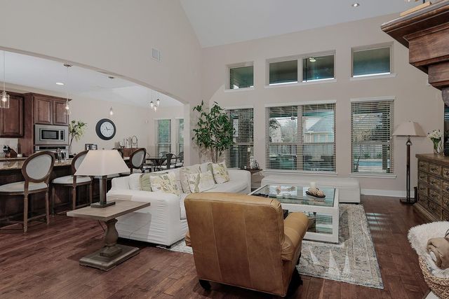18 Shallowford, The Woodlands, TX 77375