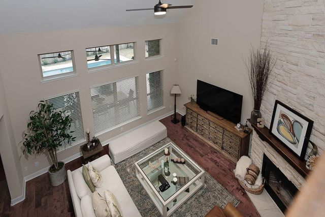 18 Shallowford, The Woodlands, TX 77375