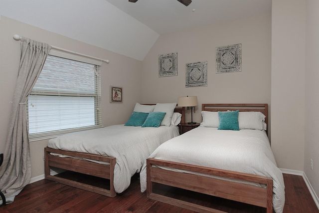 18 Shallowford, The Woodlands, TX 77375