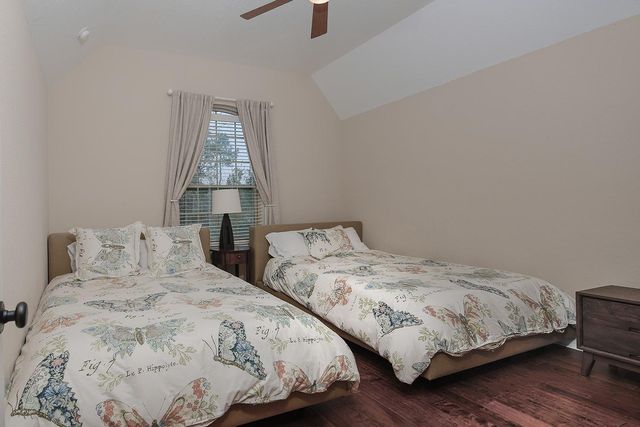 18 Shallowford, The Woodlands, TX 77375