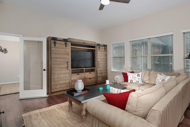 18 Shallowford, The Woodlands, TX 77375