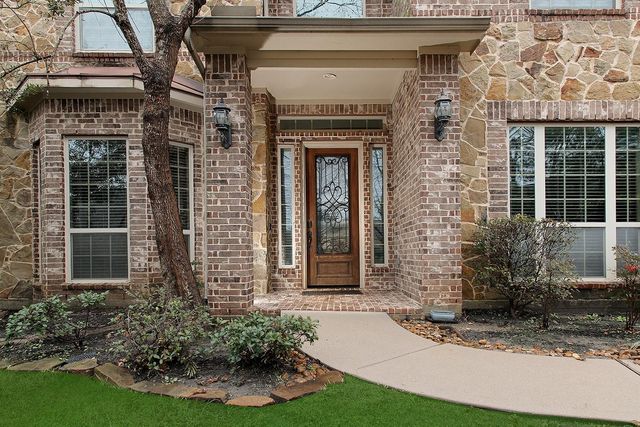 18 Shallowford, The Woodlands, TX 77375