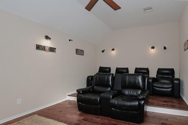 18 Shallowford, The Woodlands, TX 77375