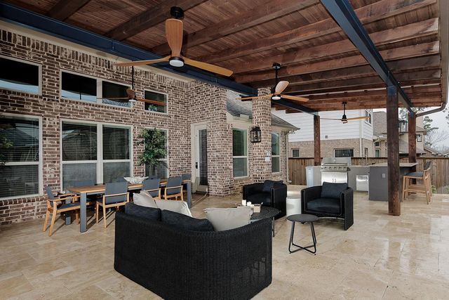 18 Shallowford, The Woodlands, TX 77375