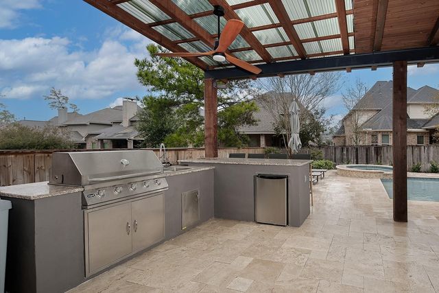 18 Shallowford, The Woodlands, TX 77375