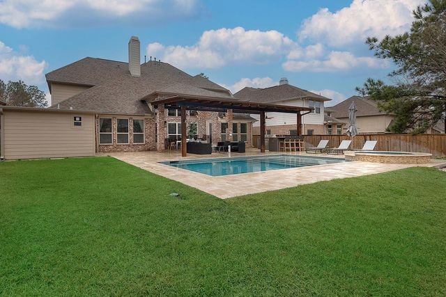 18 Shallowford, The Woodlands, TX 77375