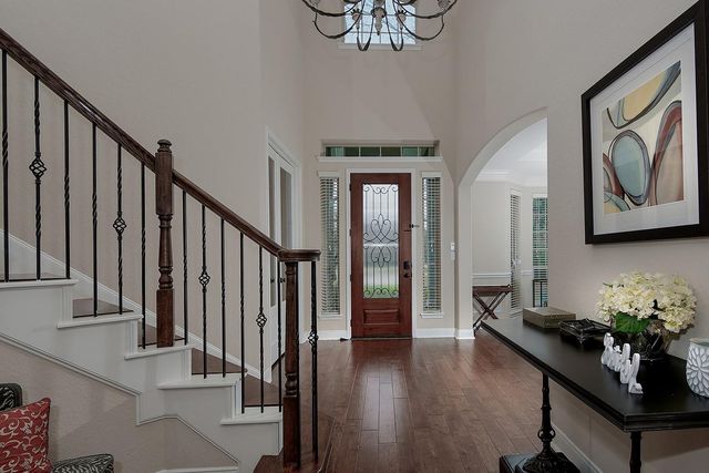 18 Shallowford, The Woodlands, TX 77375