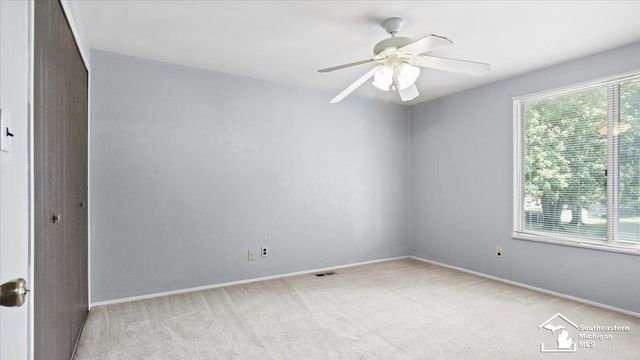 32750 Barclay Square, Warren, MI 48093