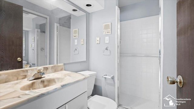 32750 Barclay Square, Warren, MI 48093