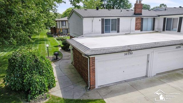32750 Barclay Square, Warren, MI 48093
