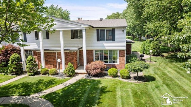 32750 Barclay Square, Warren, MI 48093