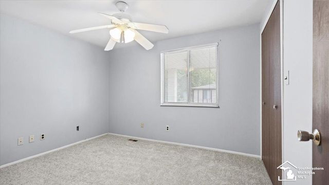 32750 Barclay Square, Warren, MI 48093