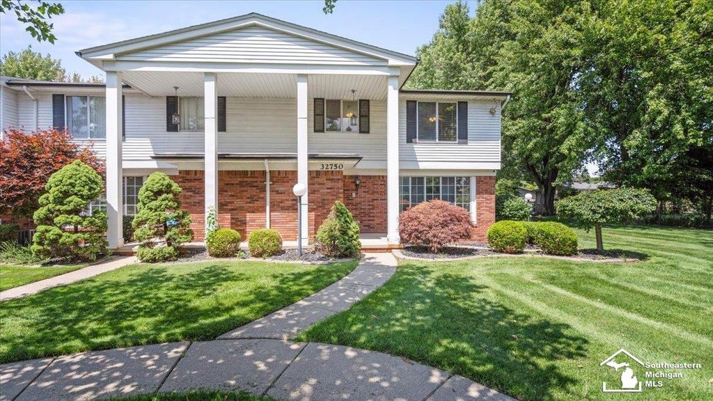32750 Barclay Square, Warren, MI 48093