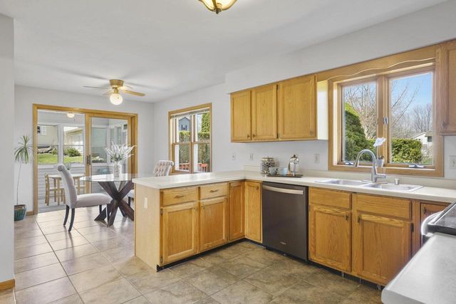 718 Mellum Drive, Stoughton, WI 53589