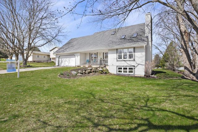 718 Mellum Drive, Stoughton, WI 53589