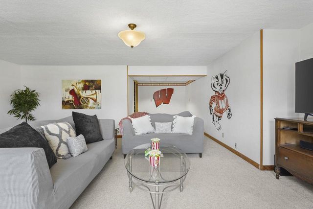 718 Mellum Drive, Stoughton, WI 53589