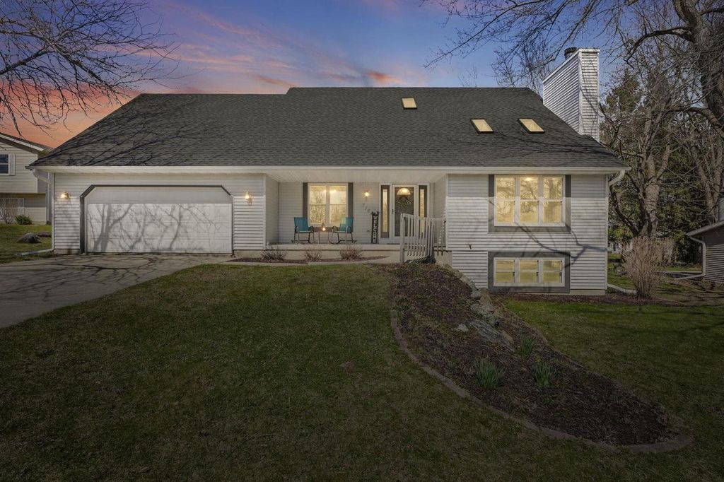 718 Mellum Drive, Stoughton, WI 53589