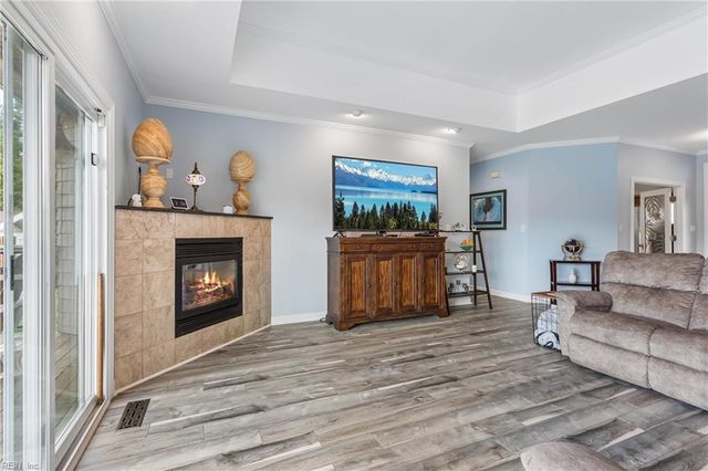 115 Holden LN, Yorktown, VA 23692